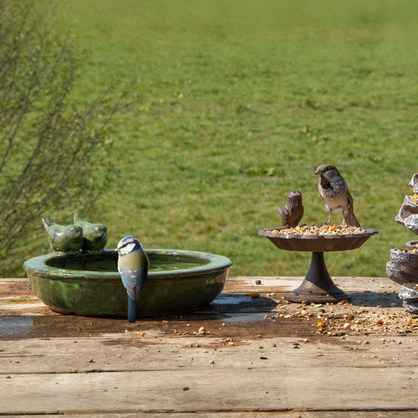 Runde Vogeltränke aus Keramik