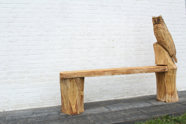 Skulpturen Bank Eule