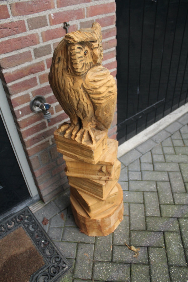 Holzskulptur Eule auf Bücherstapel 120 cm