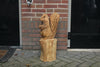 Holzskulptur Eichhörnchen auf Stamm