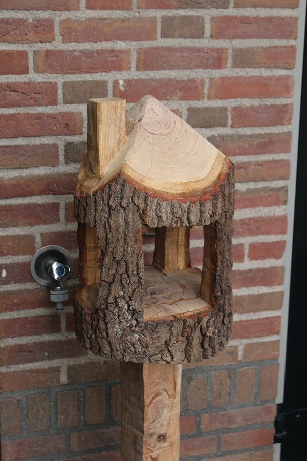 Futterhäuschen handgefertigt 120cm hoch