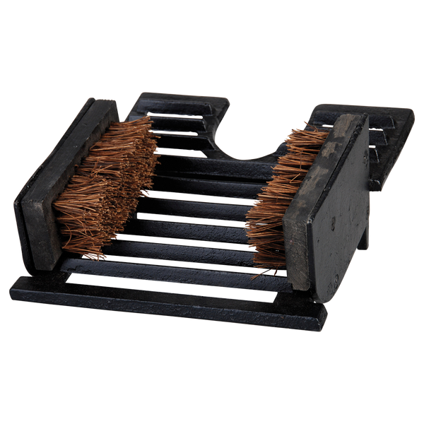 Stiefelknecht mit Bürste