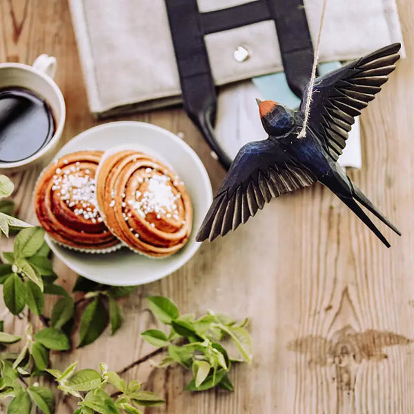 DecoBird - Fliegende Rauchschwalbe