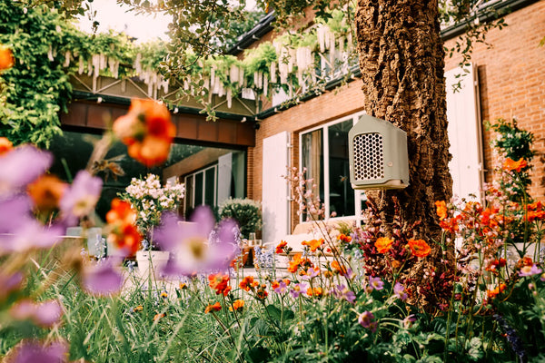 Cosy insectenhotel paddenstoel beige – voor solitaire bijen, lieveheersbeestjes & gaasvliegen | Duurzaam gerecycled kunststof