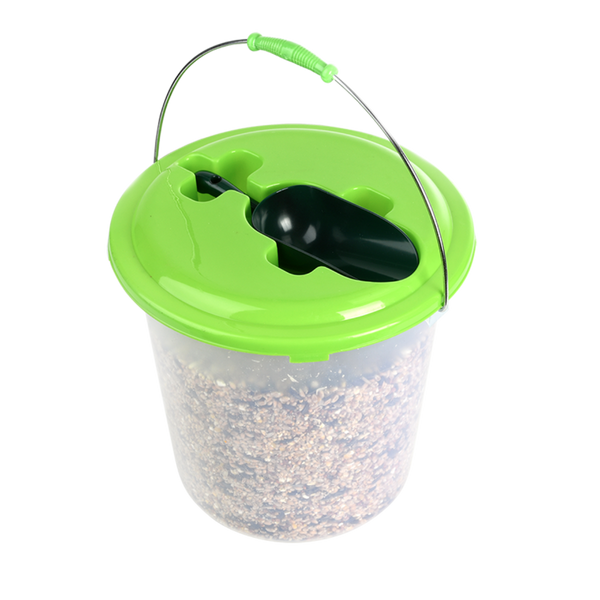 Eimer inklusive Schaufel und Streufutter