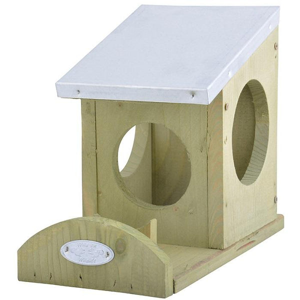 Eichhörnchen-Erdnussbutter-Feeder