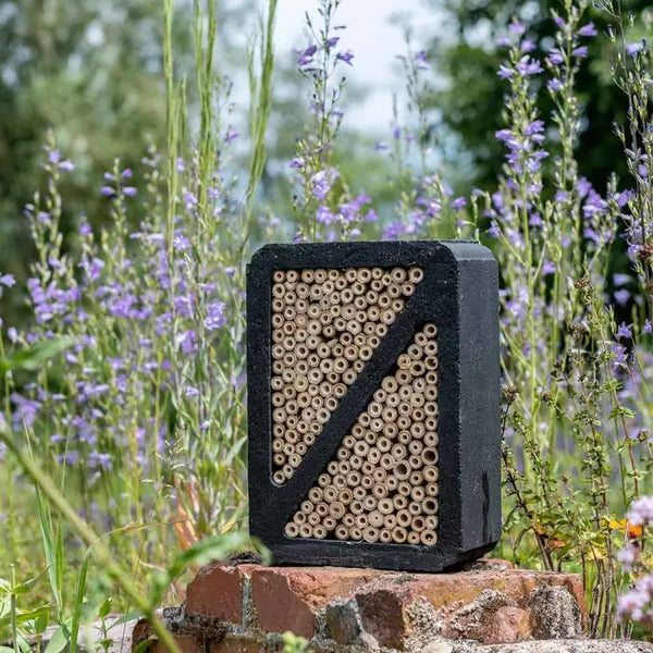 Insektenhotel Salina schwarz 