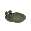 Vogelbad Keramikfrösche auf Blatt