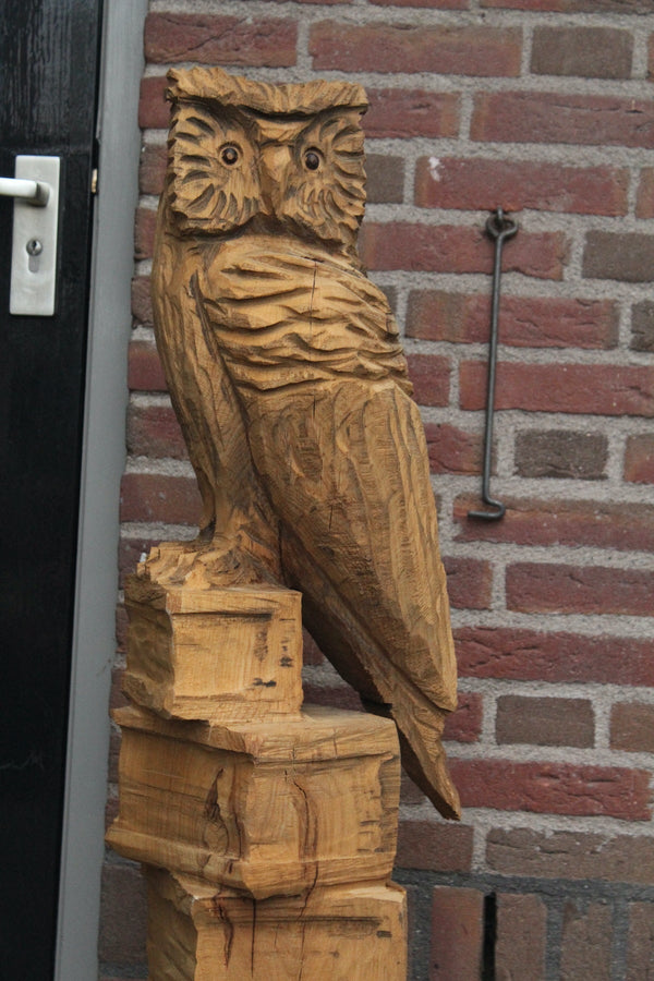 Holzskulptur Eule auf Bücherstapel 120 cm