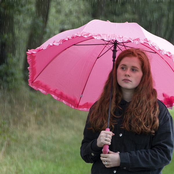 Regenschirmflamingo mit Rüschen