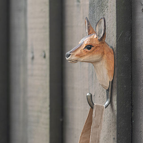 Kledinghaak Ree – Decoratieve Houten Wandhaak | Wildlife Garden